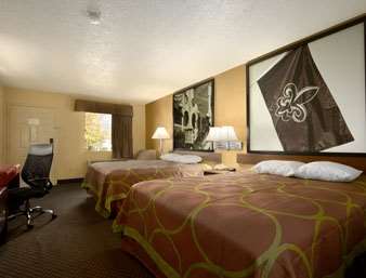 Super 8 by Wyndham Monroe