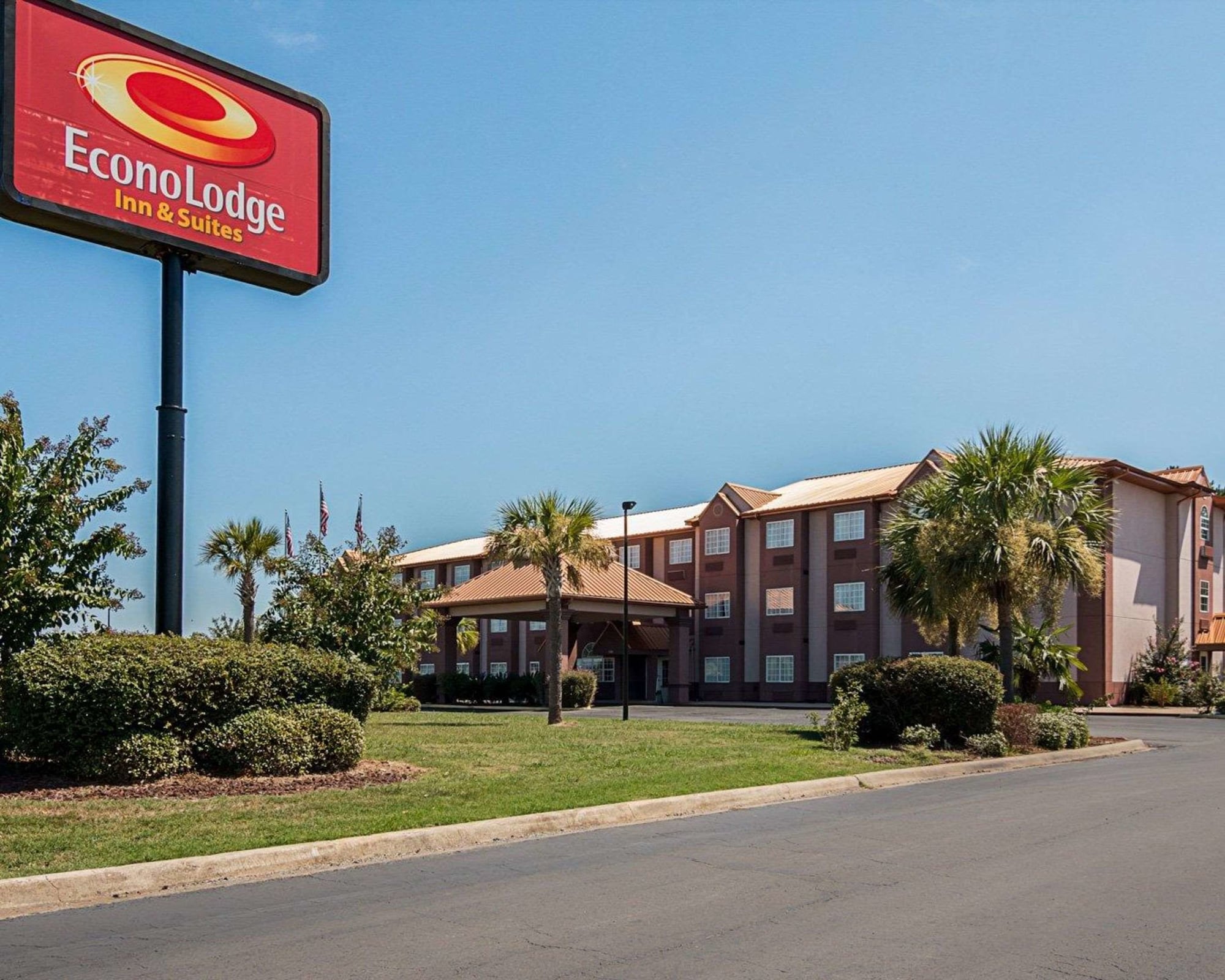 Econo Lodge Inn & Suites