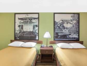 Super 8 by Wyndham Natchitoches