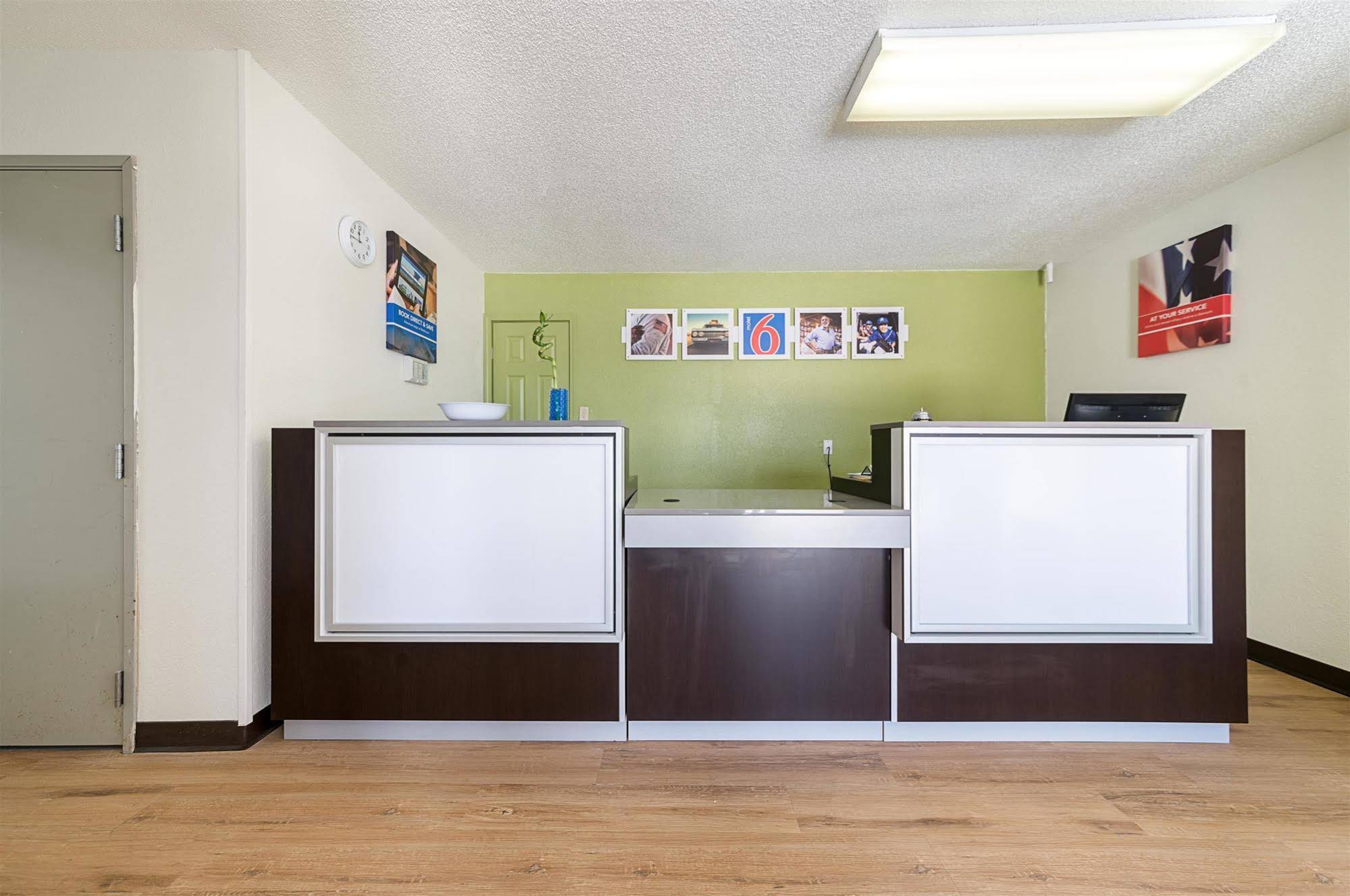 Motel 6 New Iberia LA