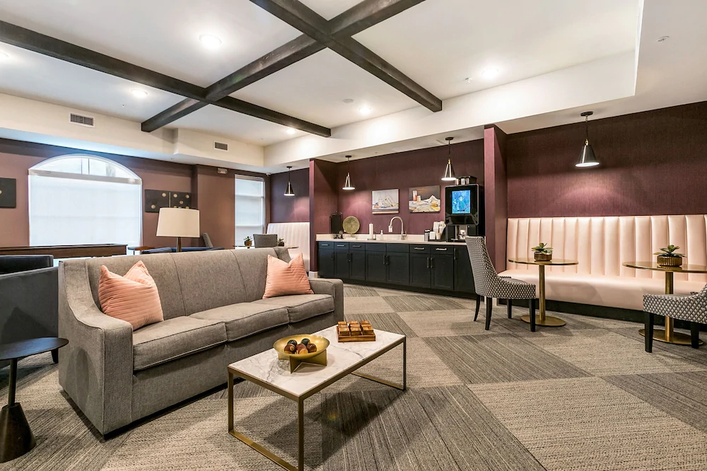 Pelicanstay At Nola Mid City
