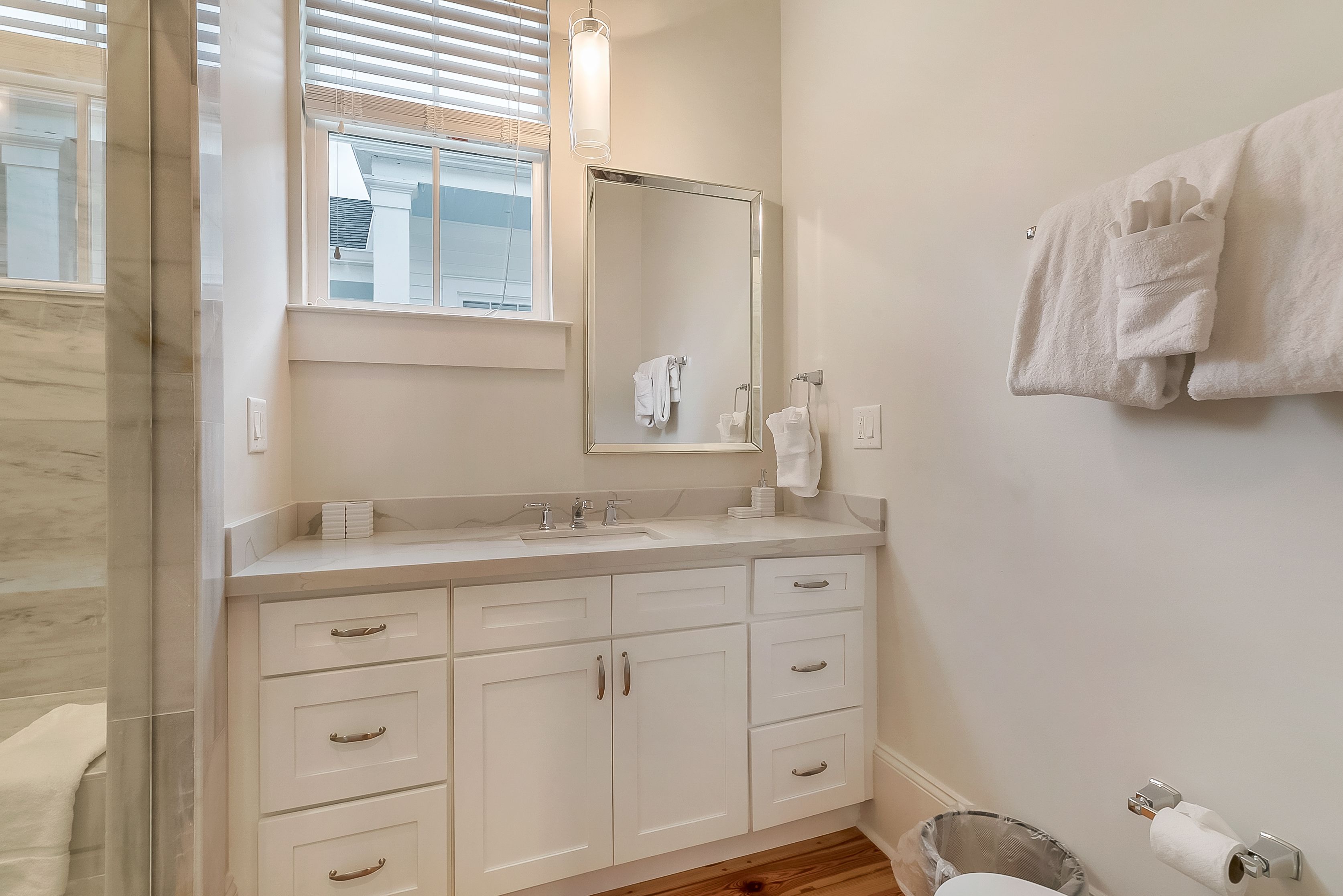 Residences du Carondelet by Hosteeva