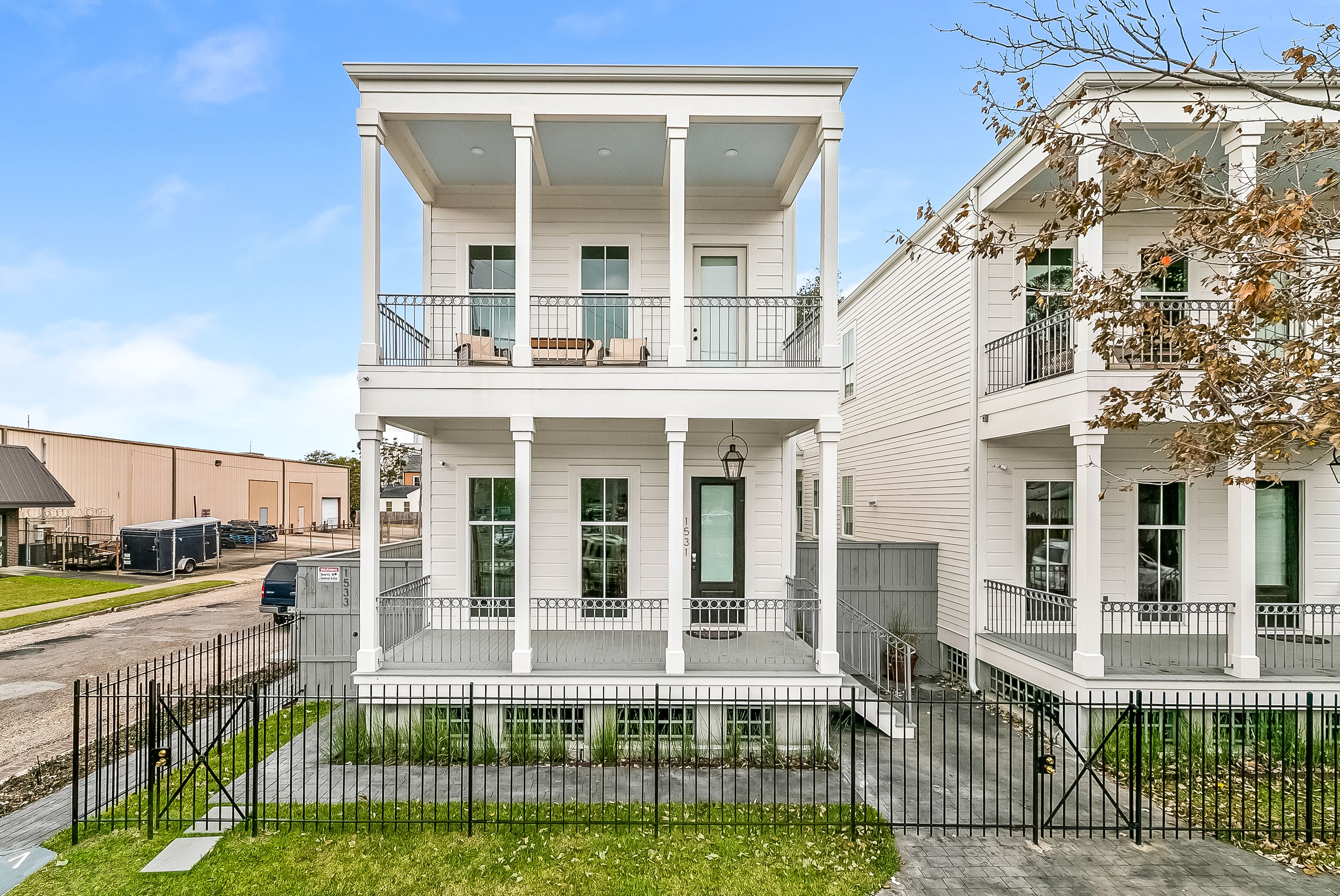 Residences du Carondelet by Hosteeva