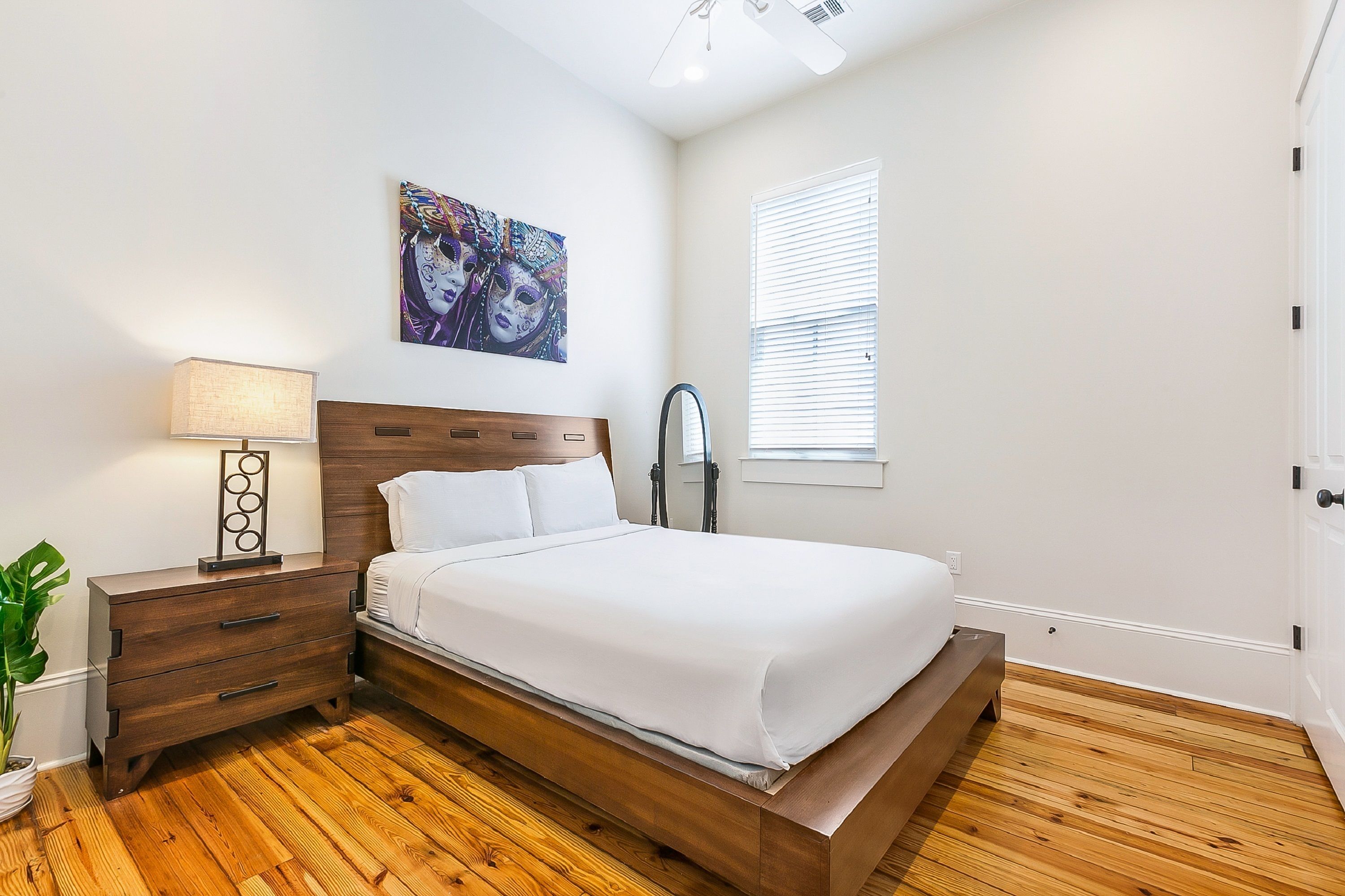 Residences du Carondelet by Hosteeva