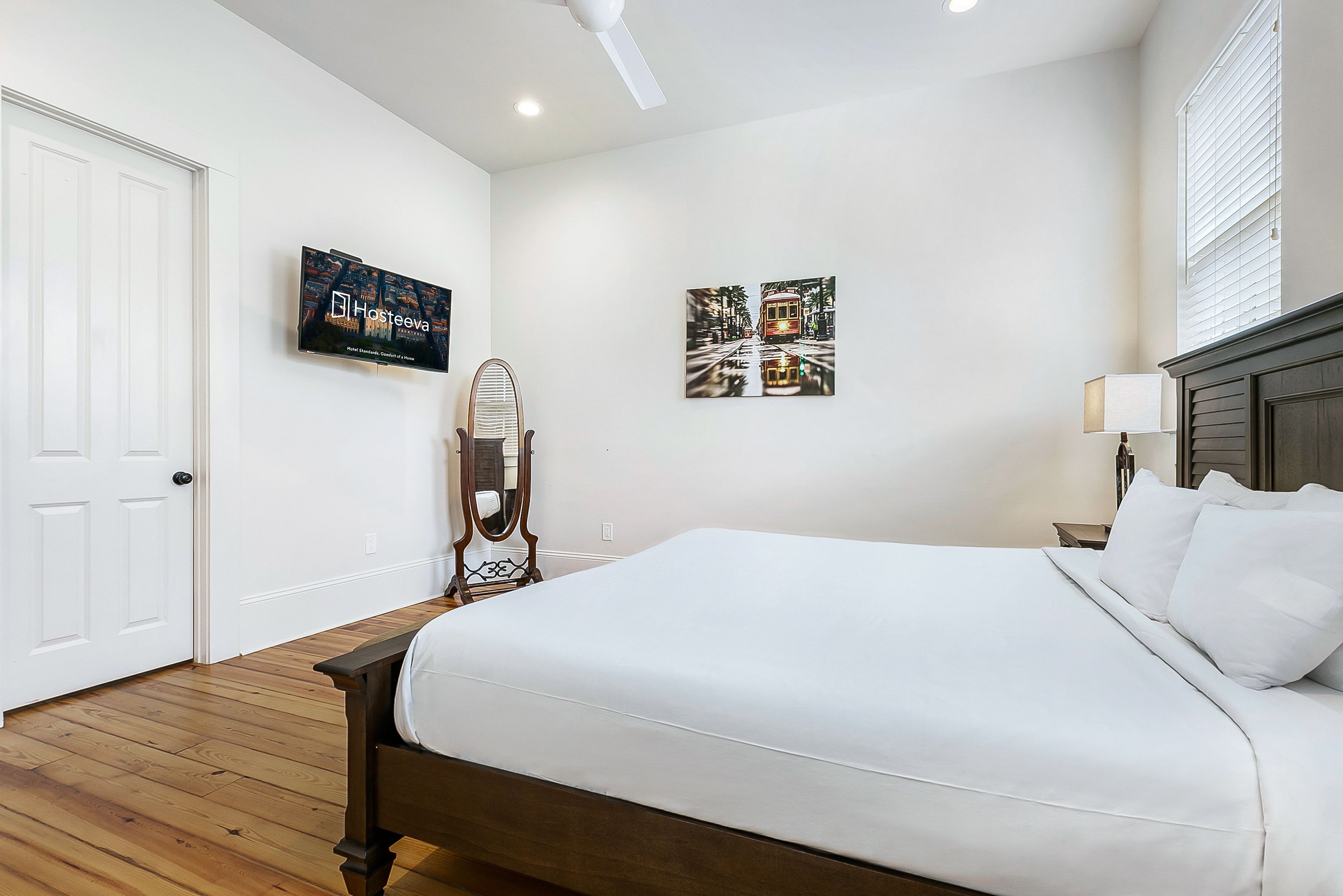 Residences du Carondelet by Hosteeva