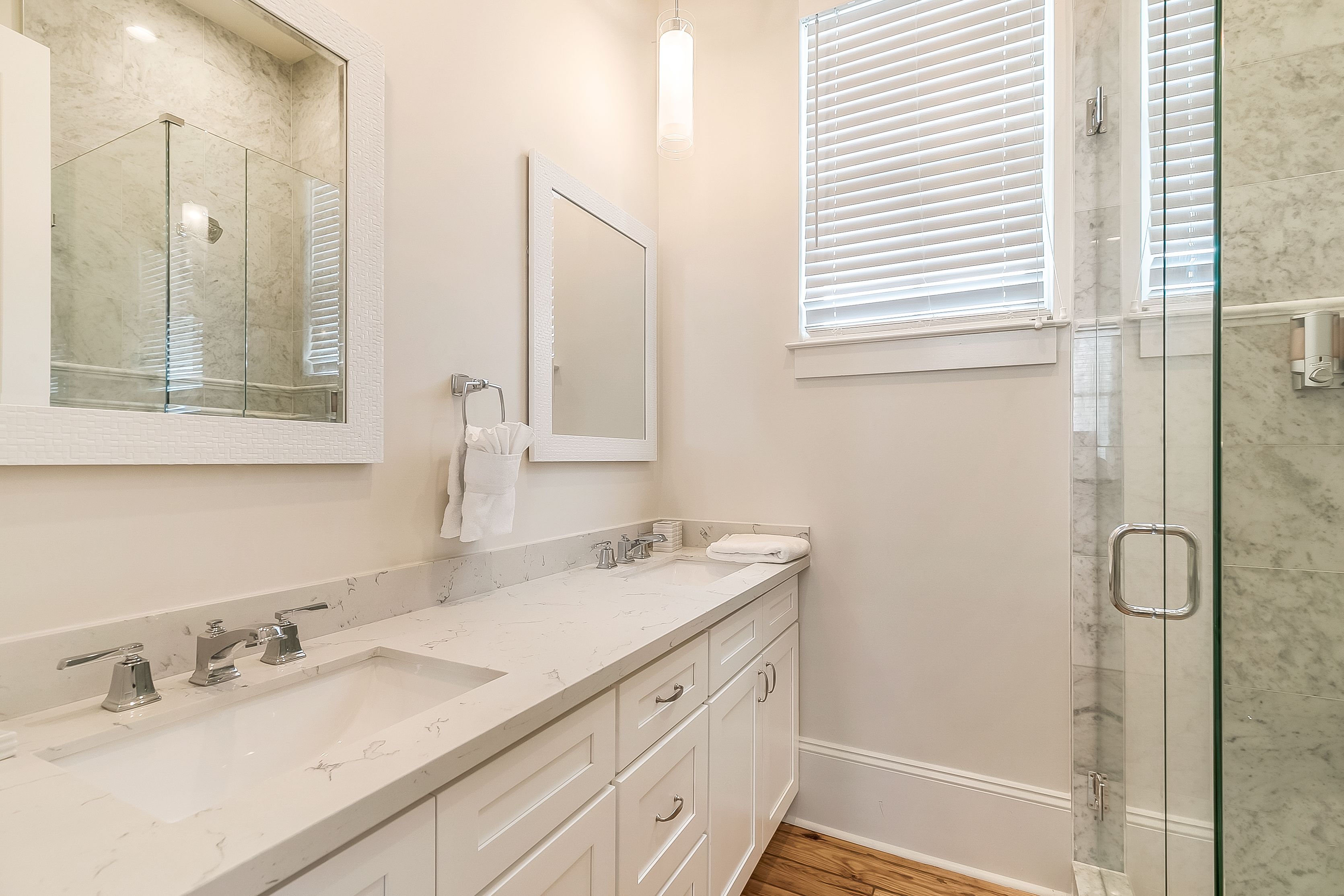 Residences du Carondelet by Hosteeva