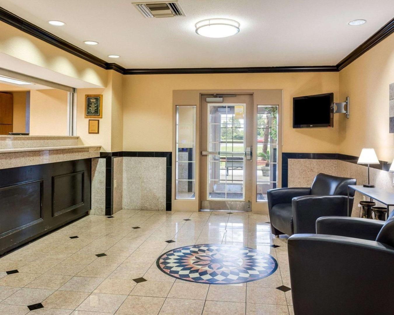Suburban Studios Avondale