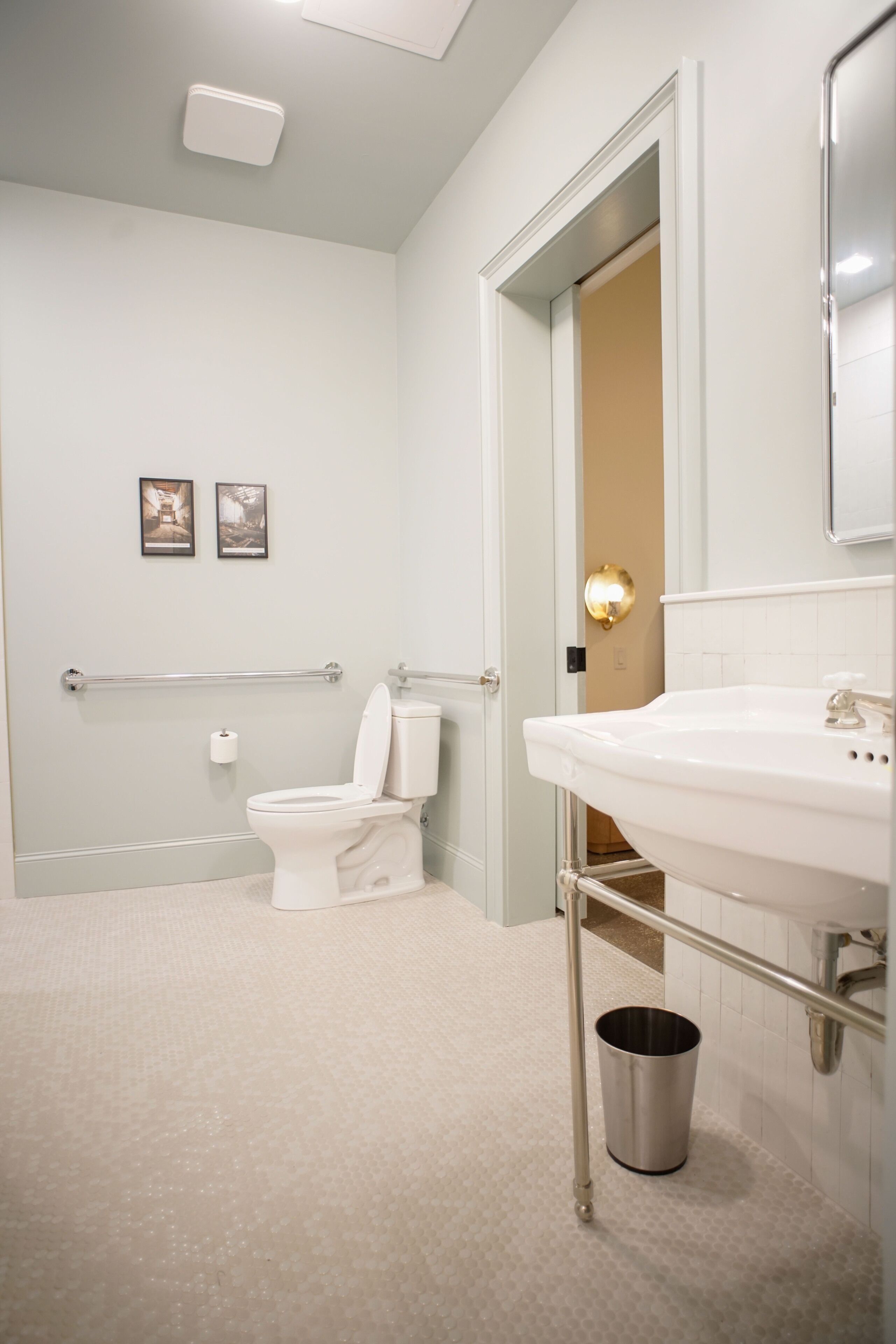 The Mary Beth Hotel & Gallery