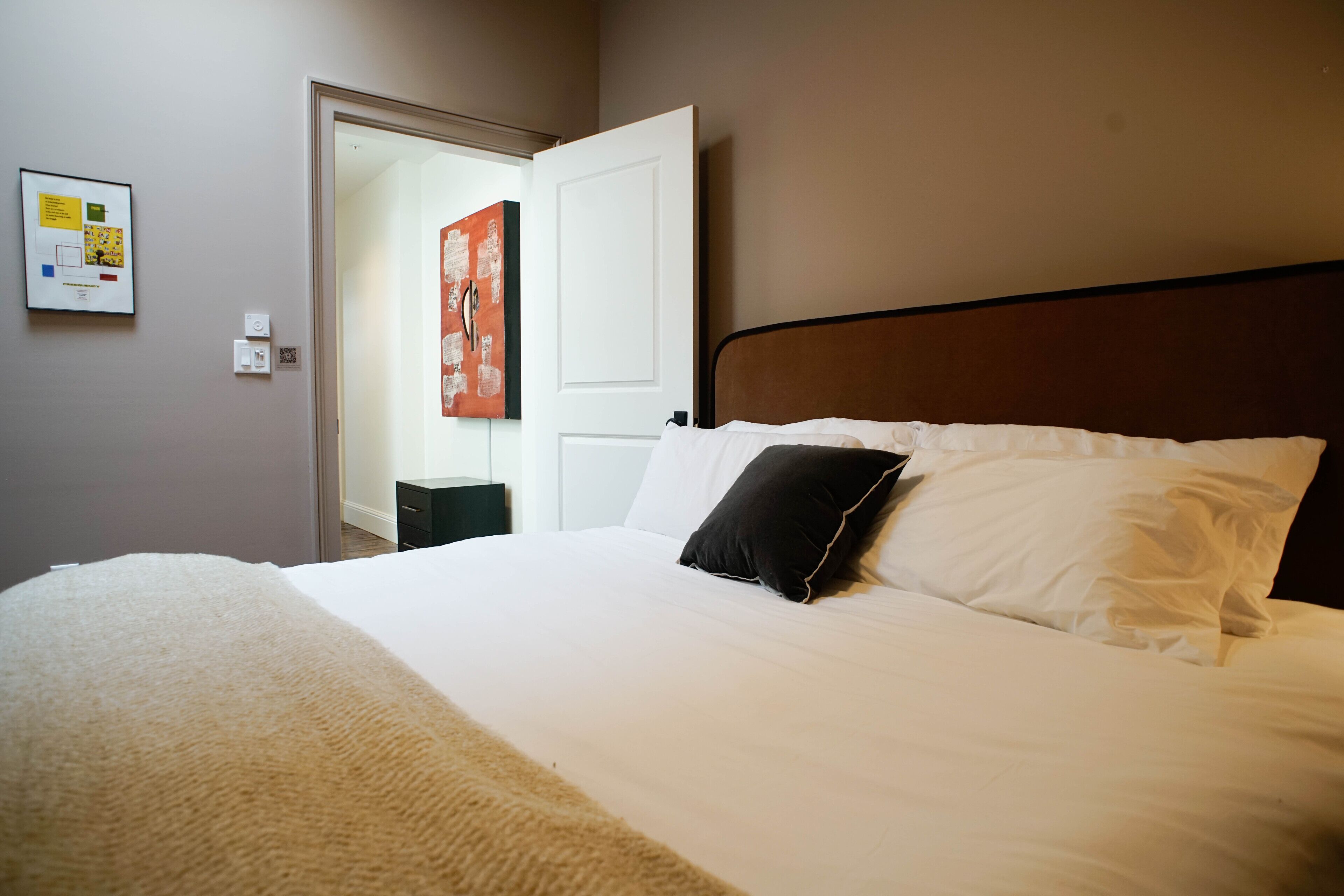 The Mary Beth Hotel & Gallery