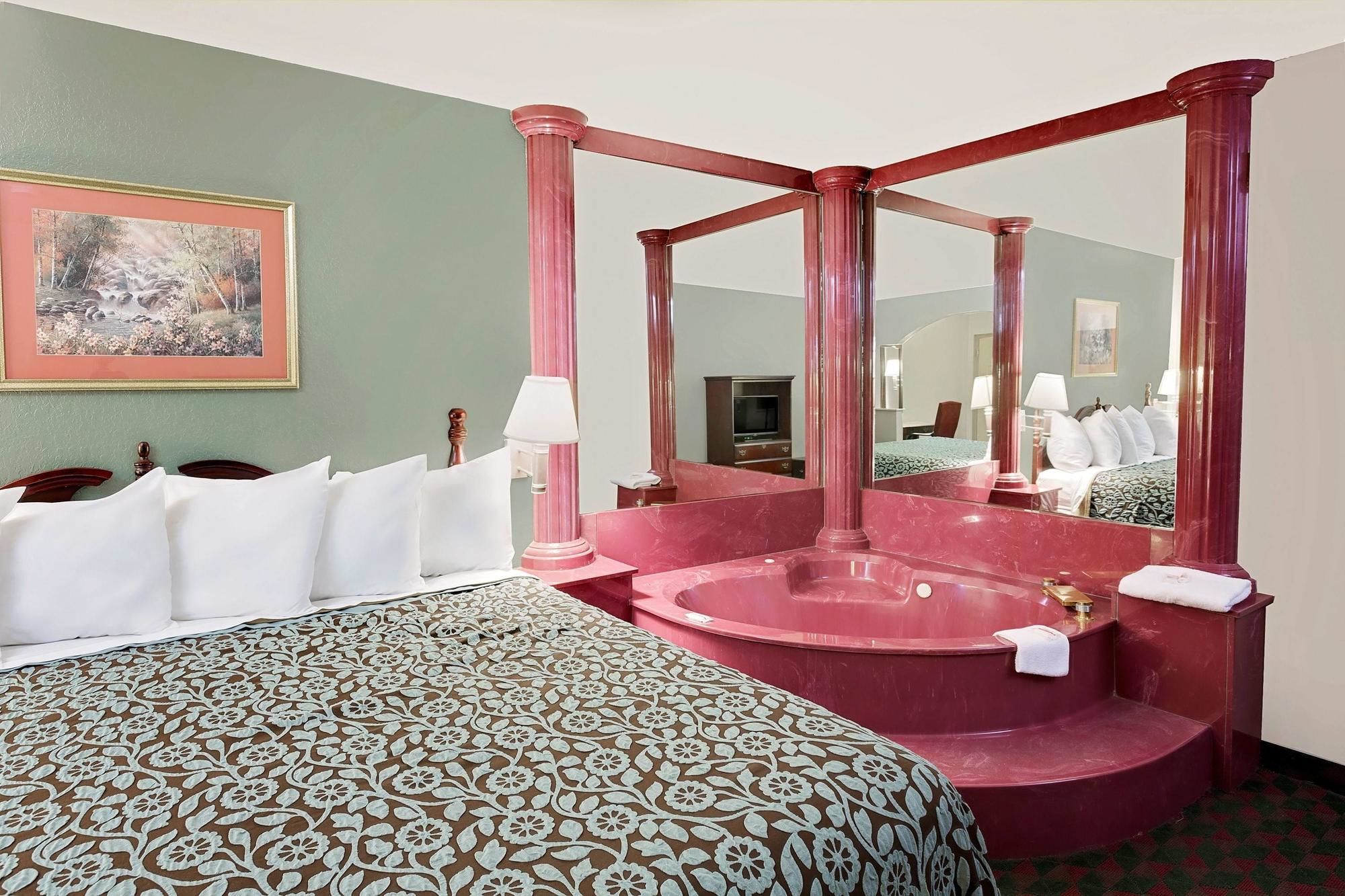 Days Inn & Suites by Wyndham Opelousas