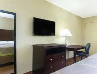 Super 8 by Wyndham Ruston