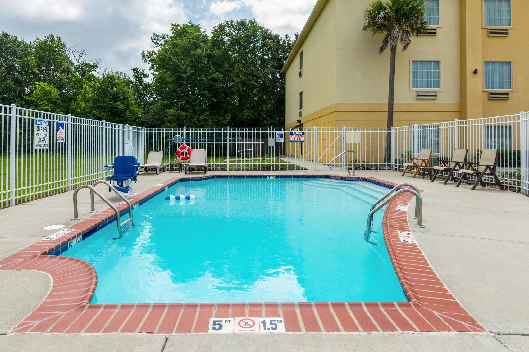 Comfort Inn And Suites