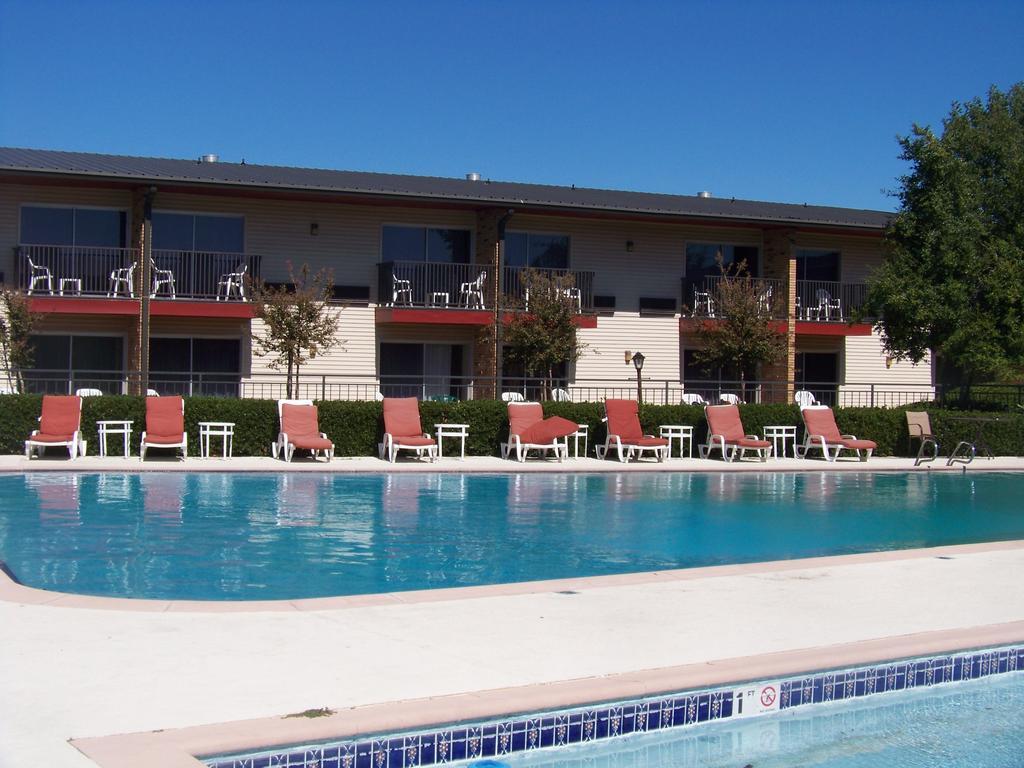Siegel Suites - Shreveport Apartments
