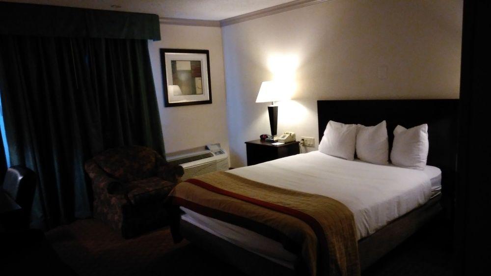 Siegel Suites - Shreveport Apartments