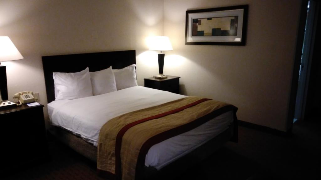 Siegel Suites - Shreveport Apartments