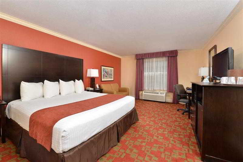 Holiday Inn Express & Suites Shreveport - Downtown