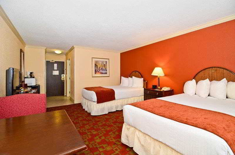 Holiday Inn Express & Suites Shreveport - Downtown