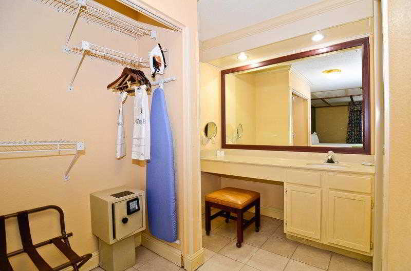 Holiday Inn Express & Suites Shreveport - Downtown