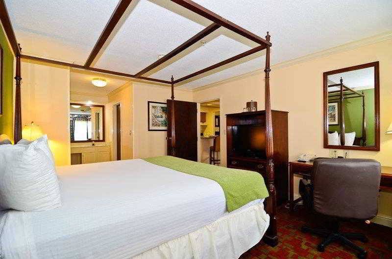 Holiday Inn Express & Suites Shreveport - Downtown