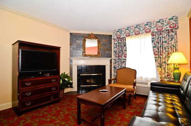 Holiday Inn Express & Suites Shreveport - Downtown
