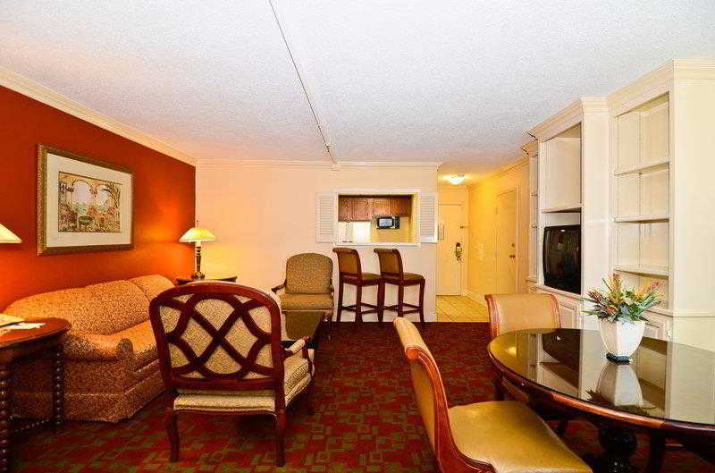 Holiday Inn Express & Suites Shreveport - Downtown