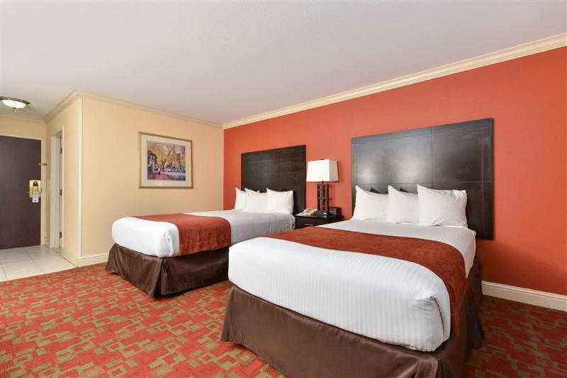 Holiday Inn Express & Suites Shreveport - Downtown