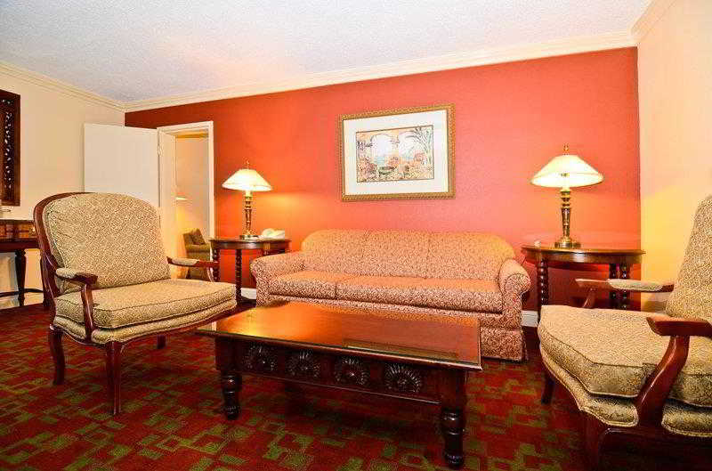 Holiday Inn Express & Suites Shreveport - Downtown