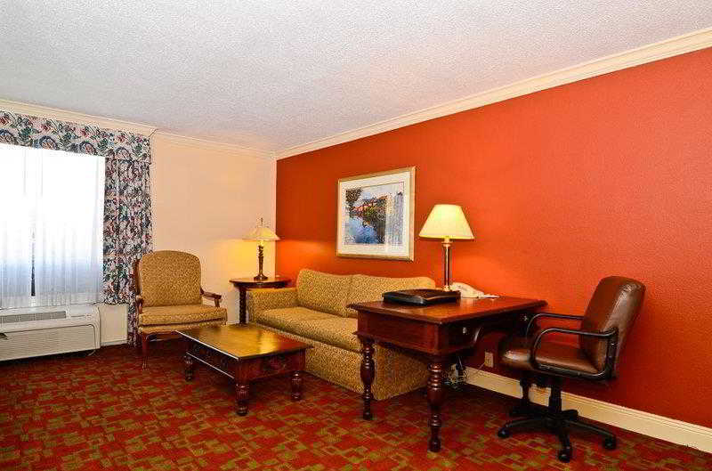 Holiday Inn Express & Suites Shreveport - Downtown