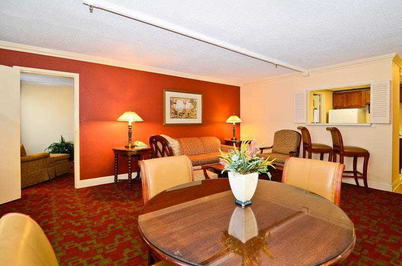 Holiday Inn Express & Suites Shreveport - Downtown