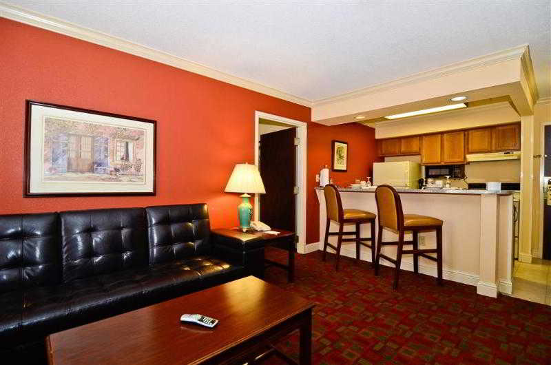 Holiday Inn Express & Suites Shreveport - Downtown