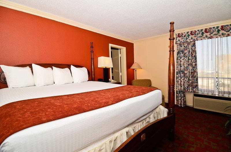 Holiday Inn Express & Suites Shreveport - Downtown