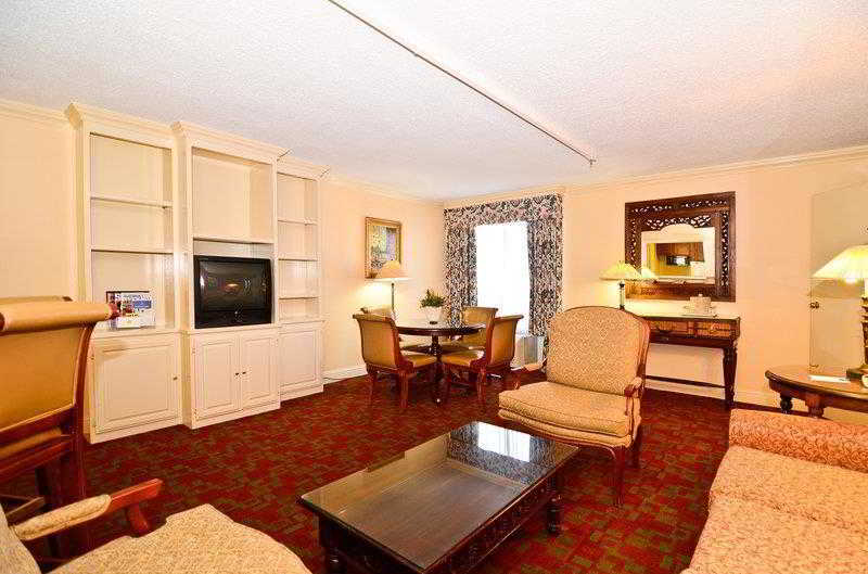 Holiday Inn Express & Suites Shreveport - Downtown