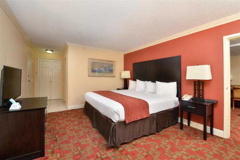 Holiday Inn Express & Suites Shreveport - Downtown