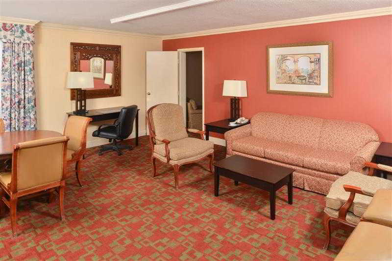 Holiday Inn Express & Suites Shreveport - Downtown