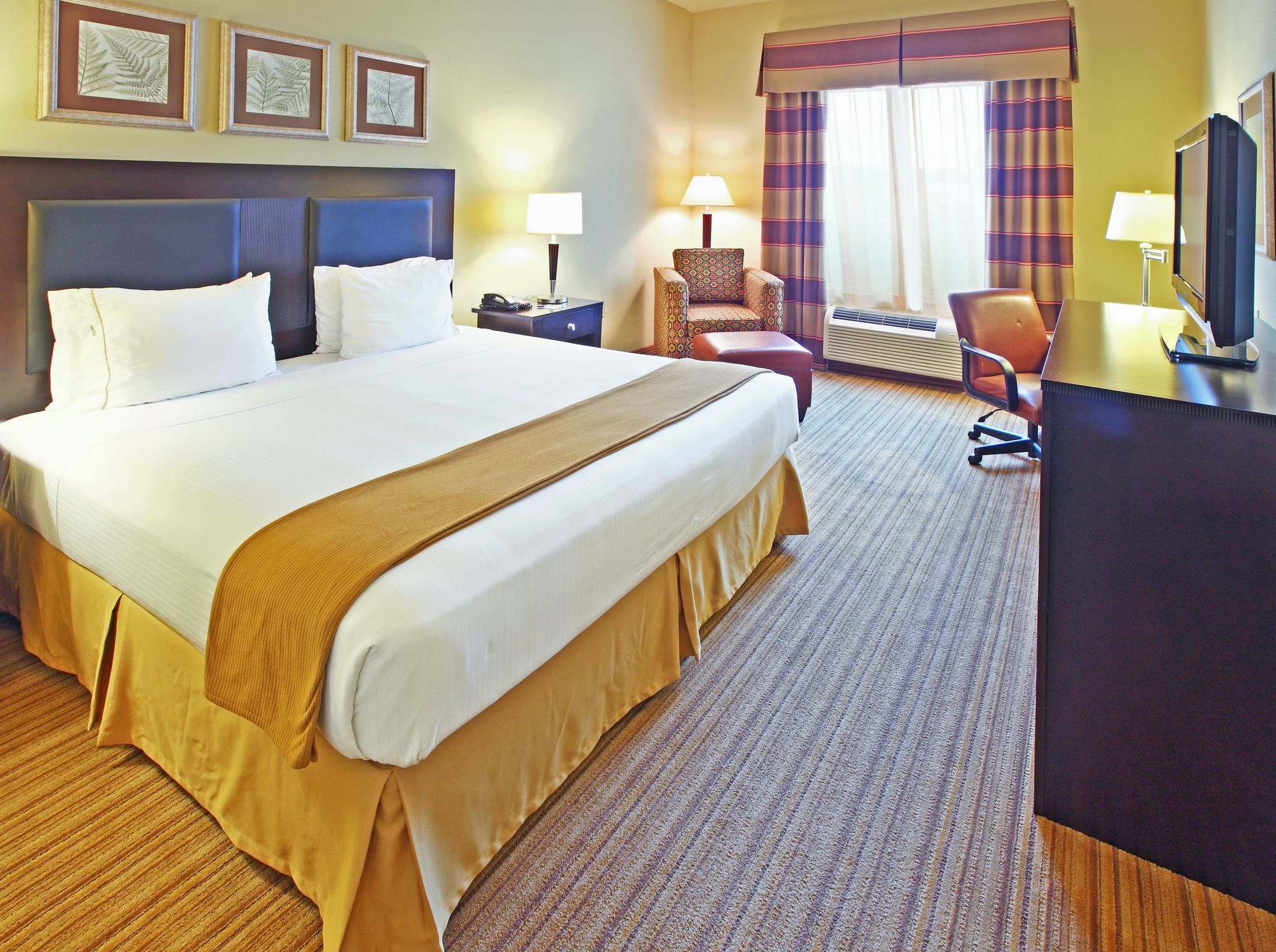 Holiday Inn Express & Suites Shreveport - West