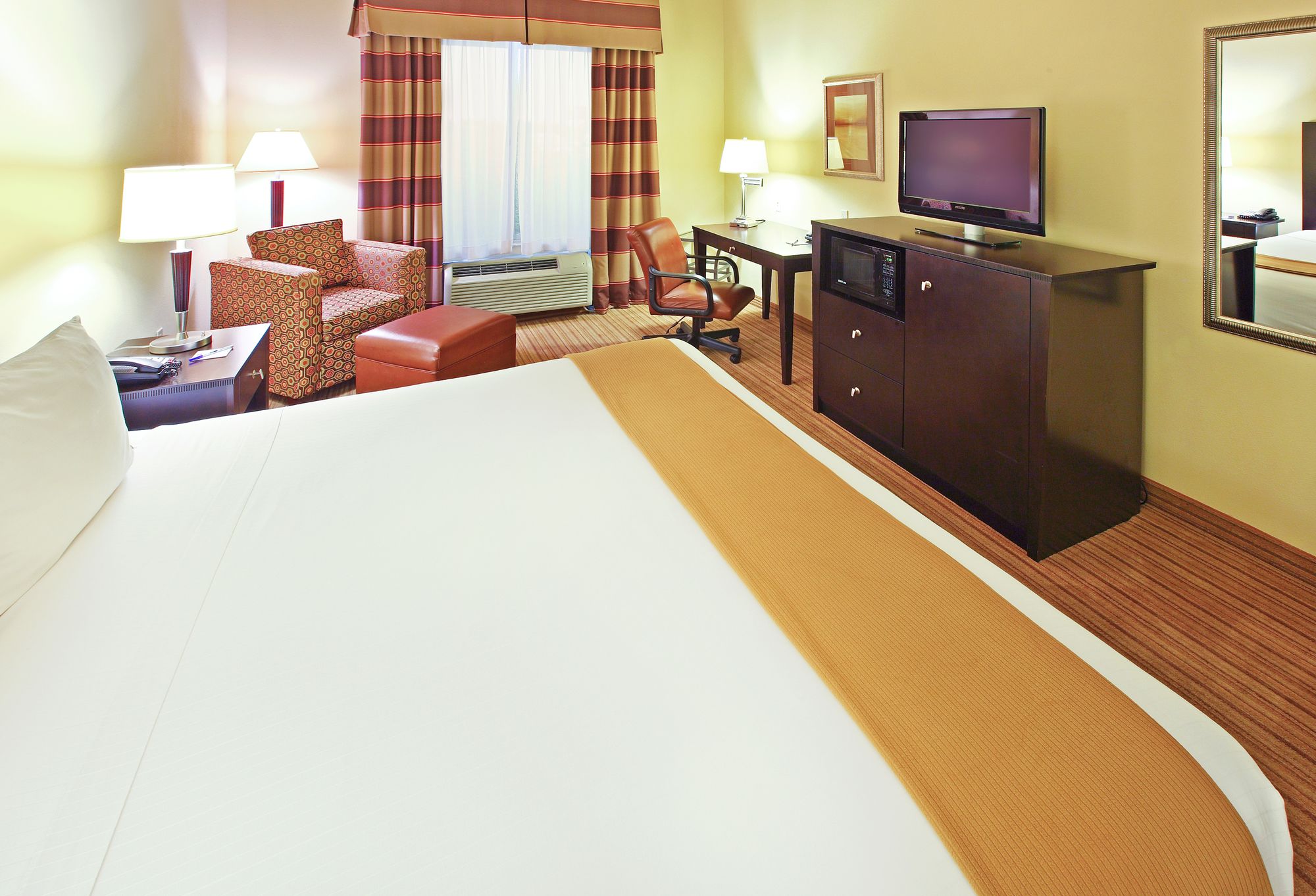 Holiday Inn Express & Suites Shreveport - West