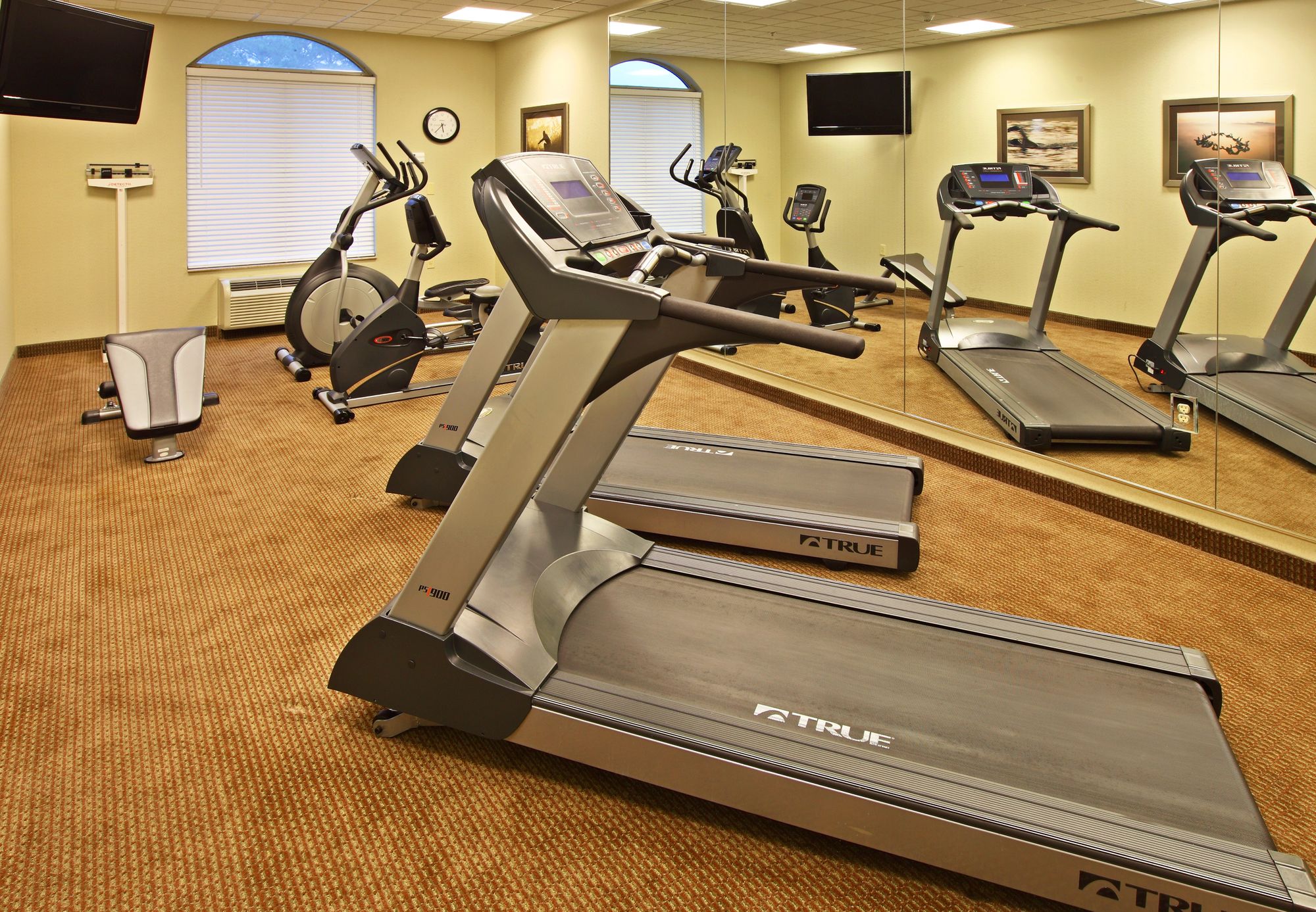 Holiday Inn Express & Suites Shreveport - West