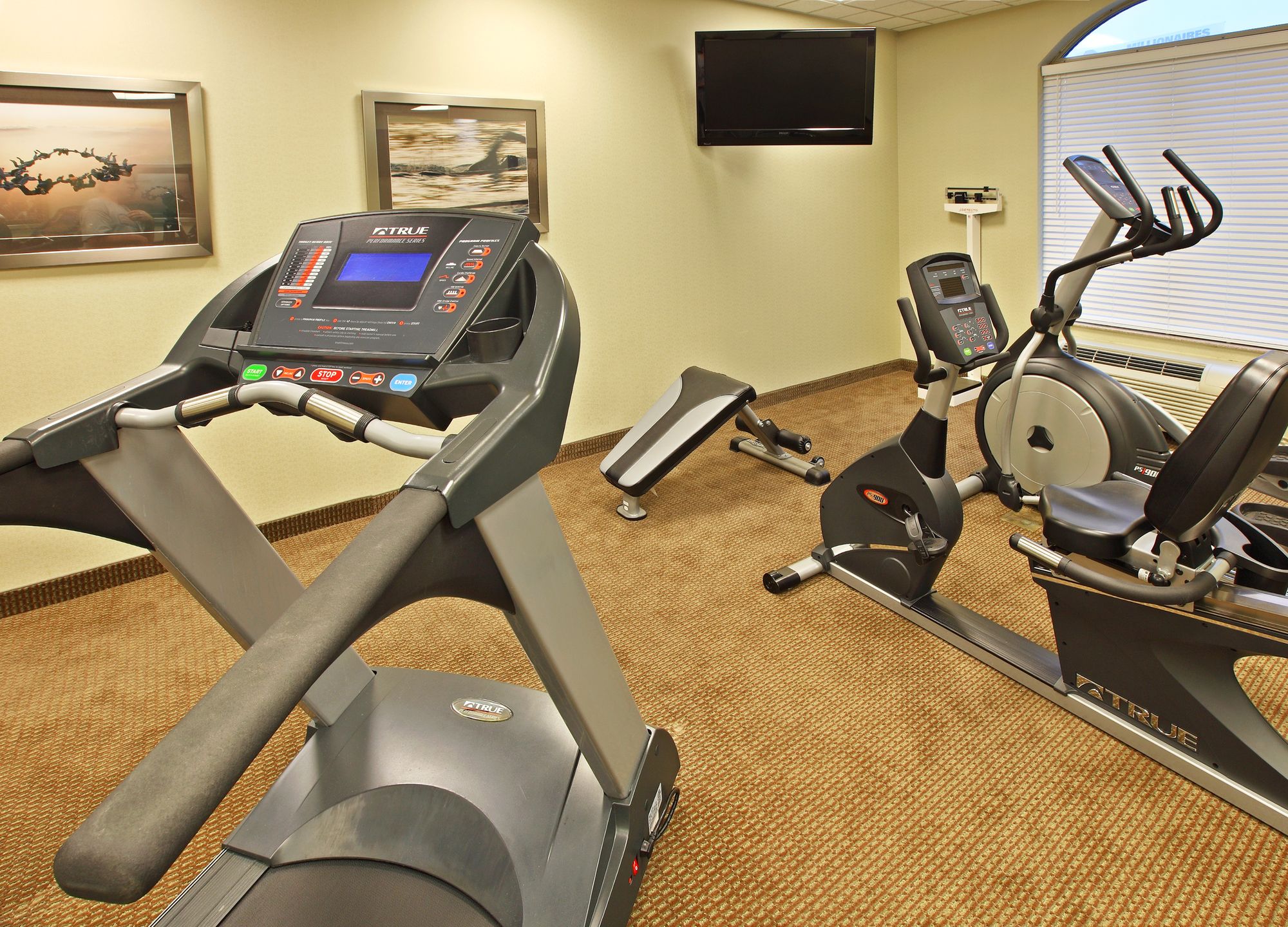 Holiday Inn Express & Suites Shreveport - West