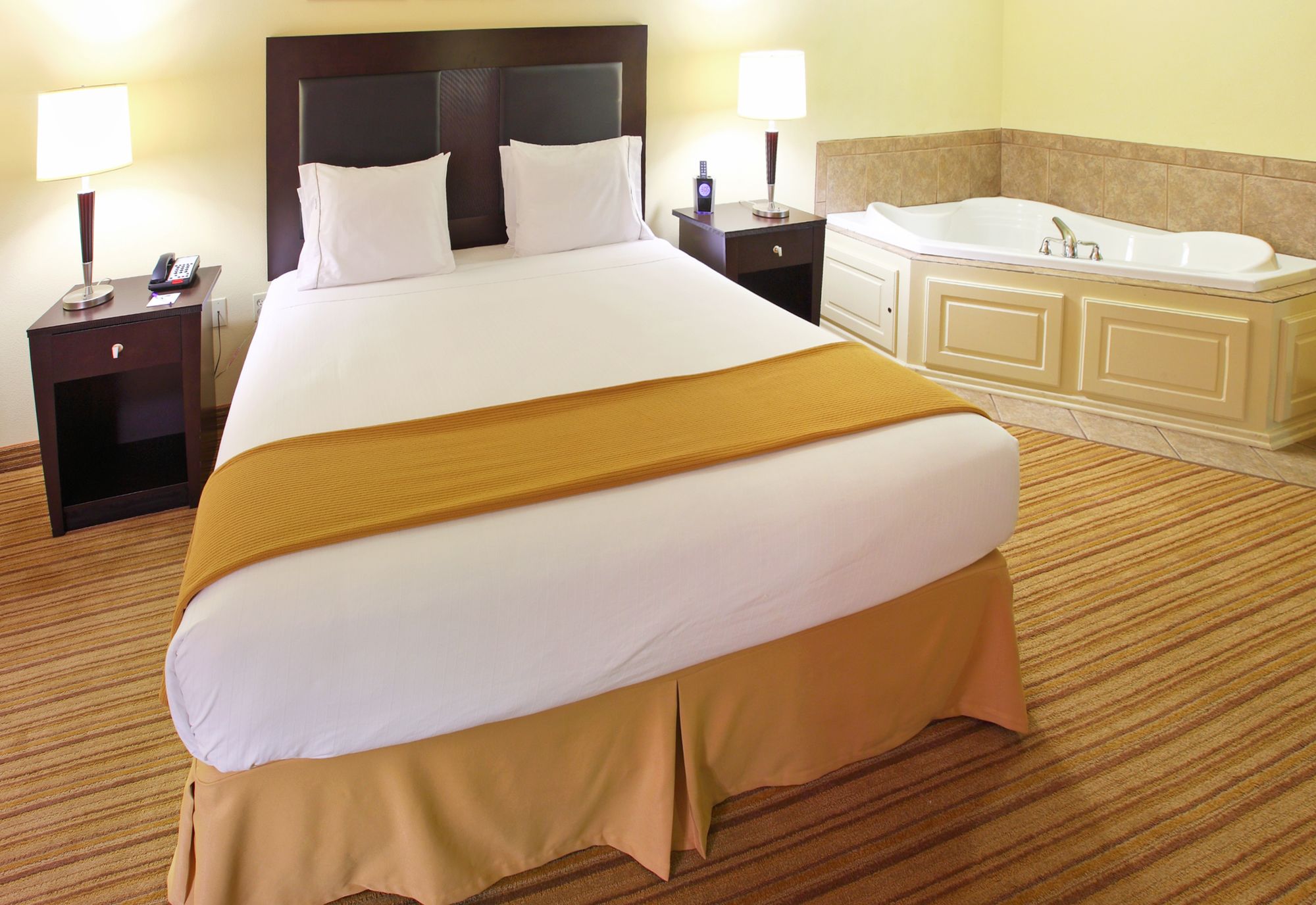 Holiday Inn Express & Suites Shreveport - West