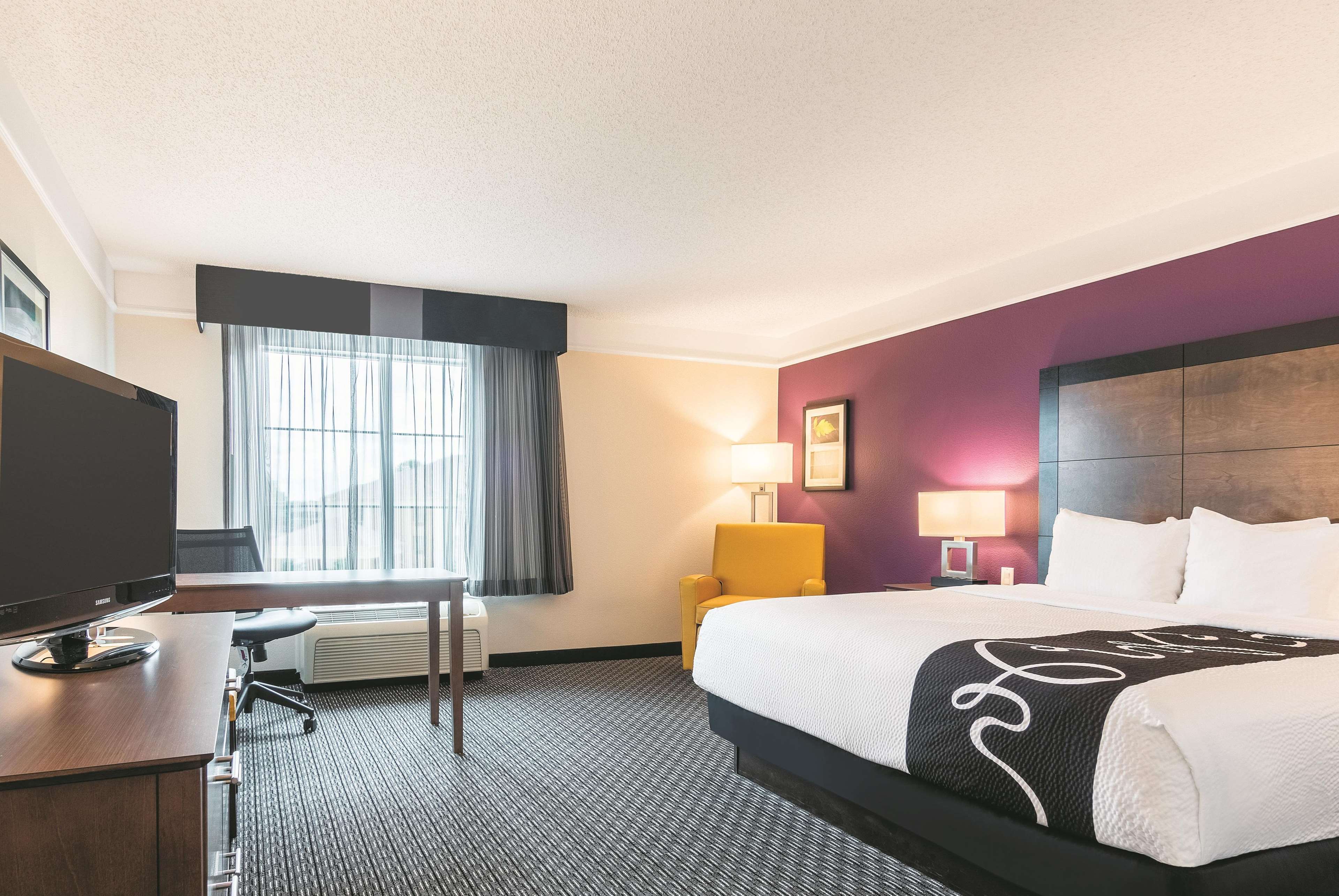 La Quinta Inn & Suites by Wyndham Shreveport Airport