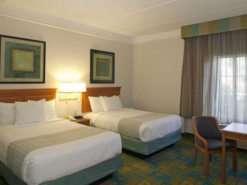 La Quinta Inn & Suites by Wyndham Shreveport Airport