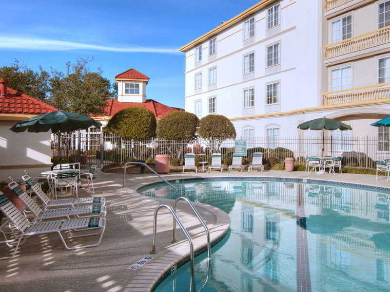 La Quinta Inn & Suites by Wyndham Shreveport Airport