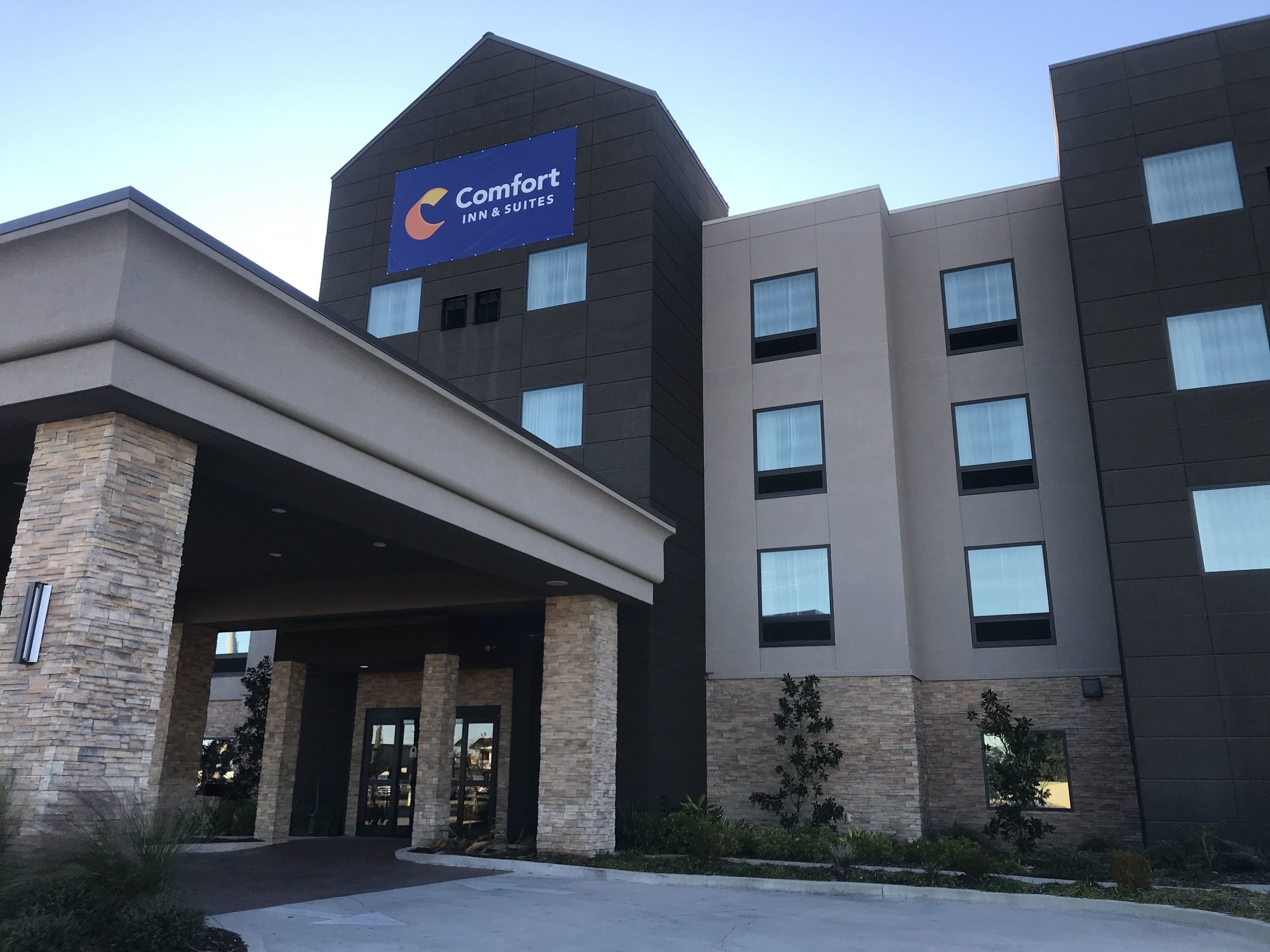 Comfort Inn & Suites