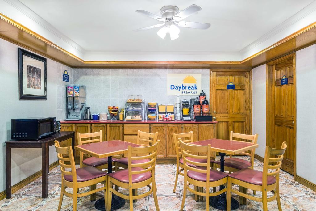 Days Inn by Wyndham Slidell