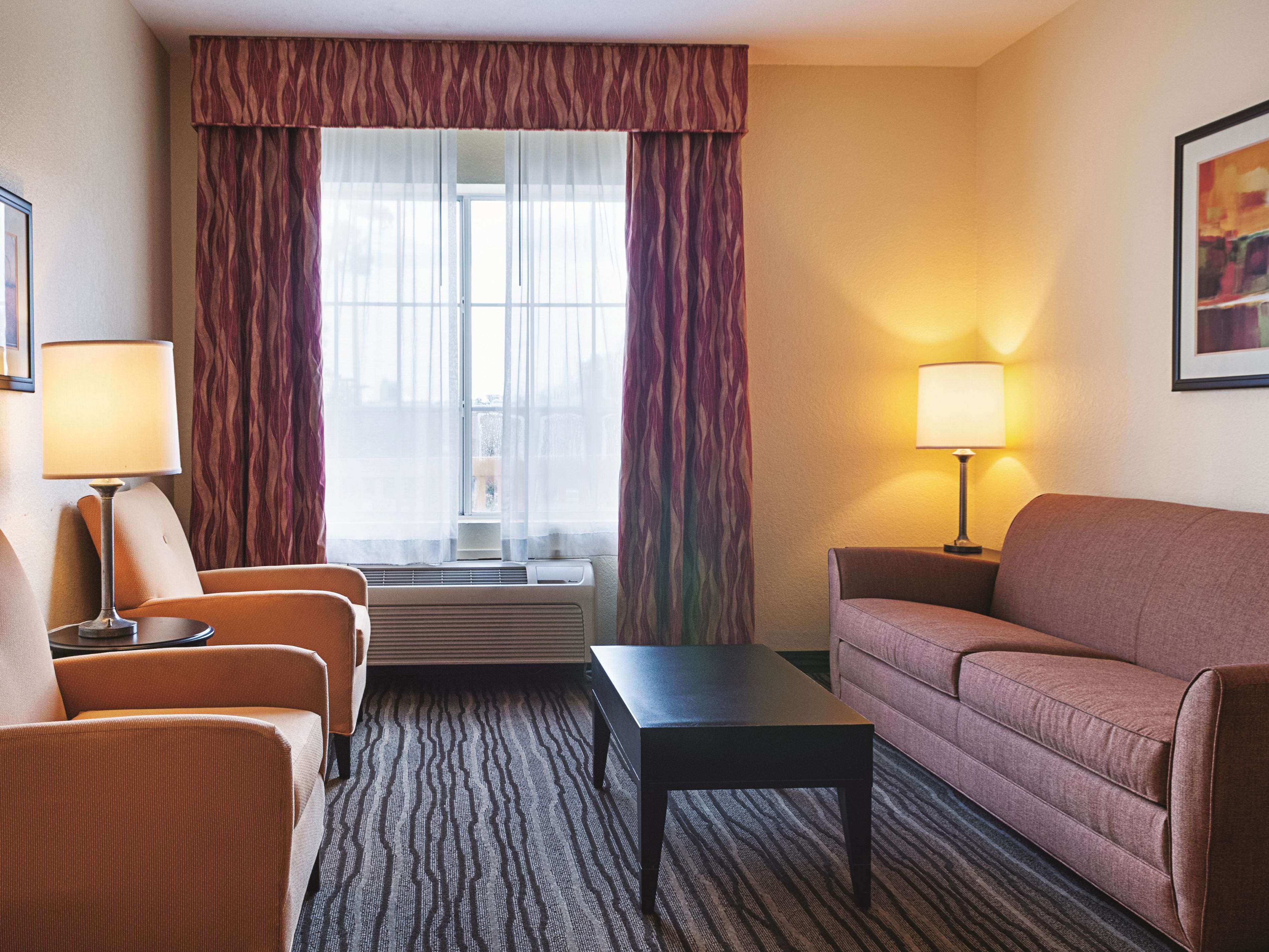 La Quinta Inn & Suites by Wyndham Slidell North Shore