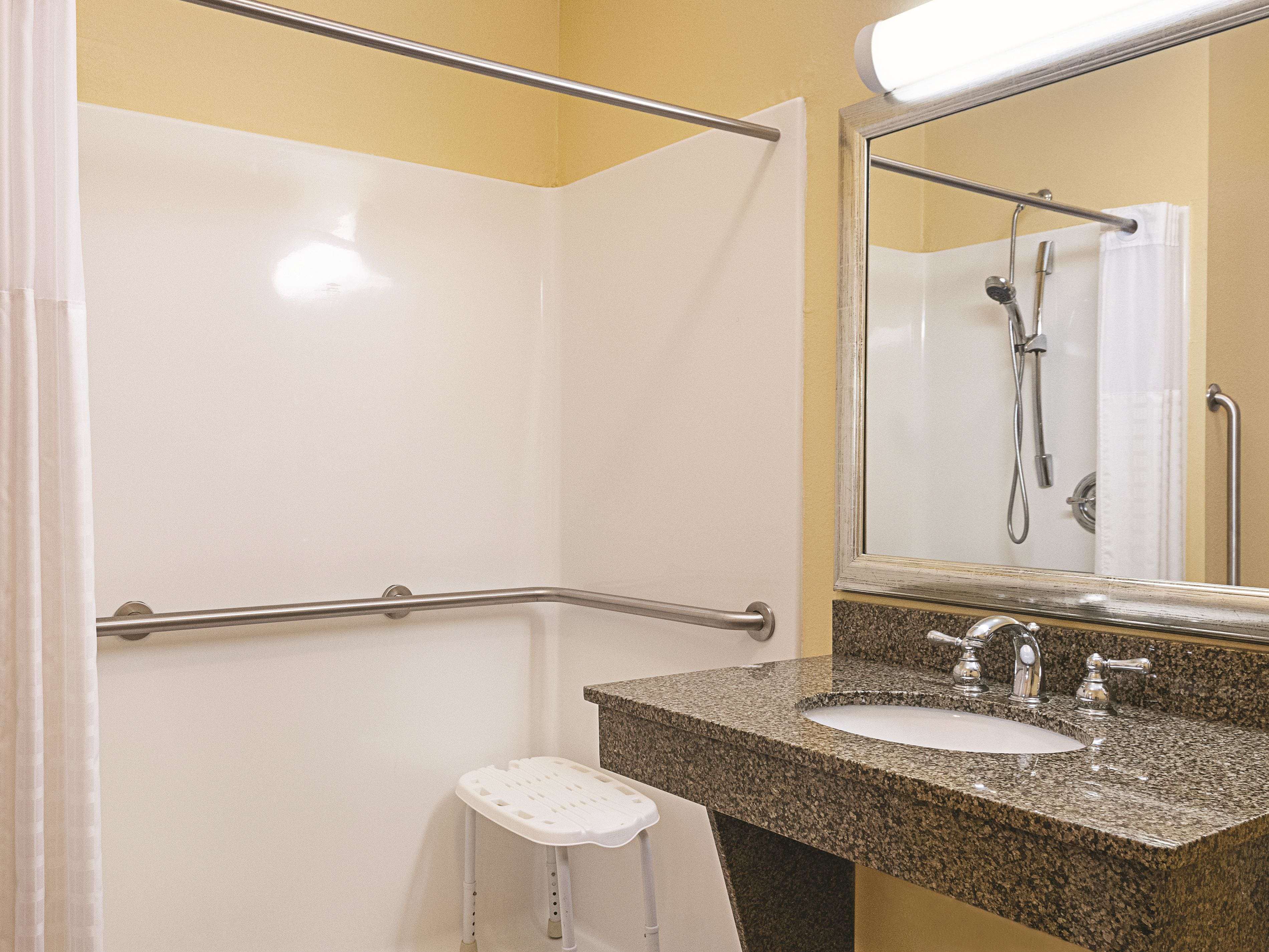 La Quinta Inn & Suites by Wyndham Slidell North Shore
