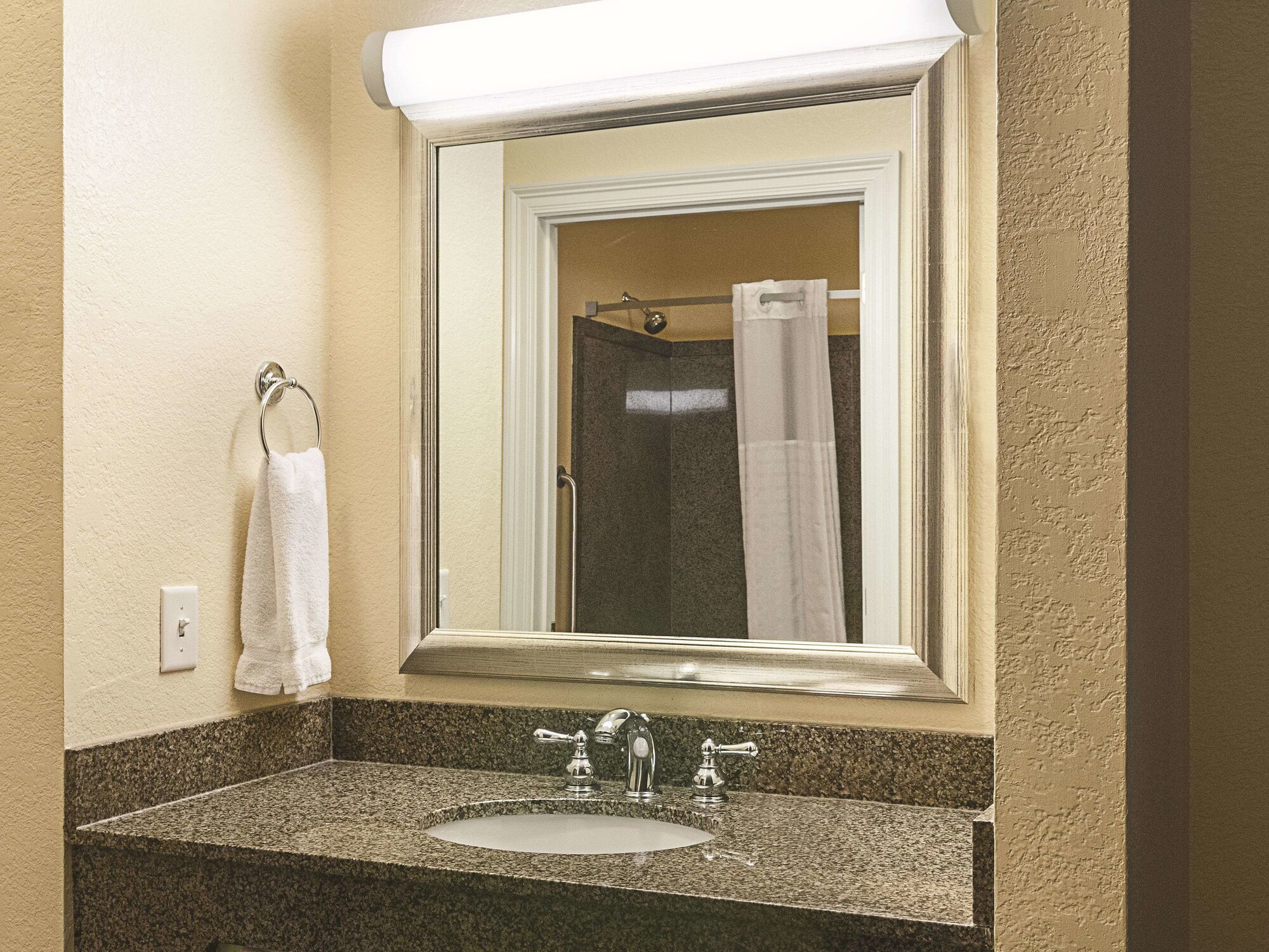 La Quinta Inn & Suites by Wyndham Slidell North Shore
