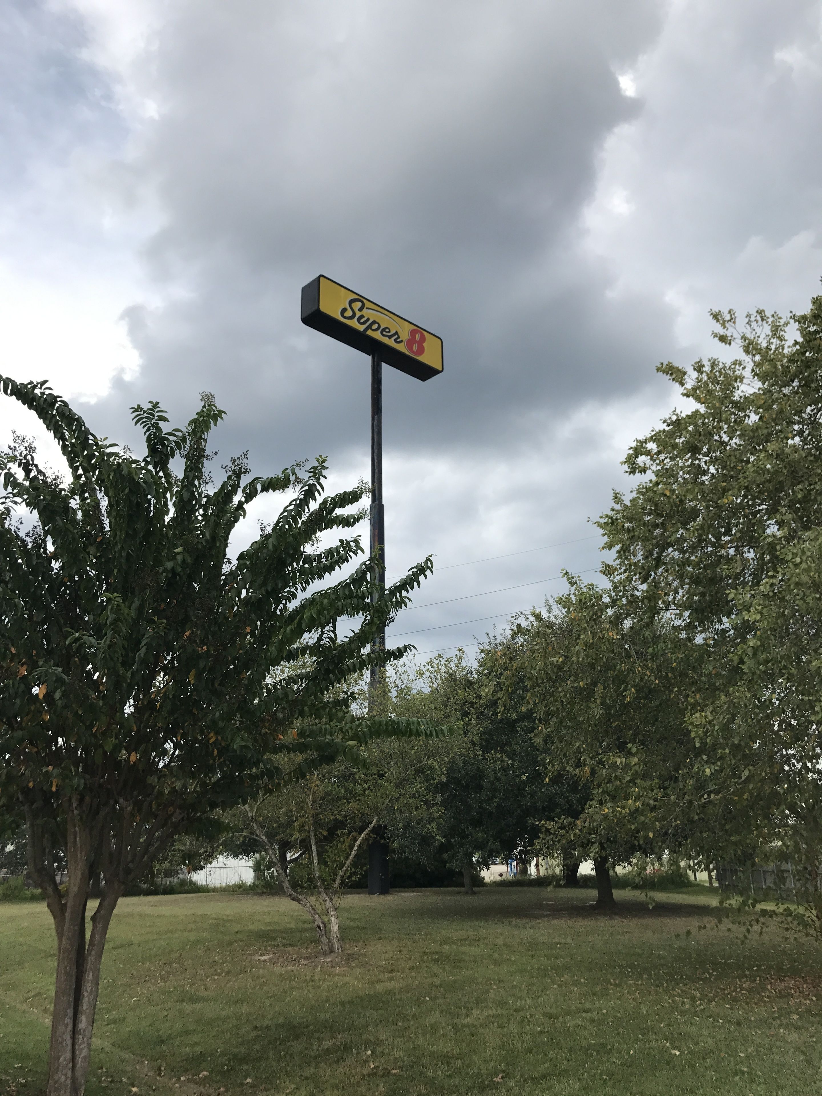 Super 8 by Wyndham Slidell