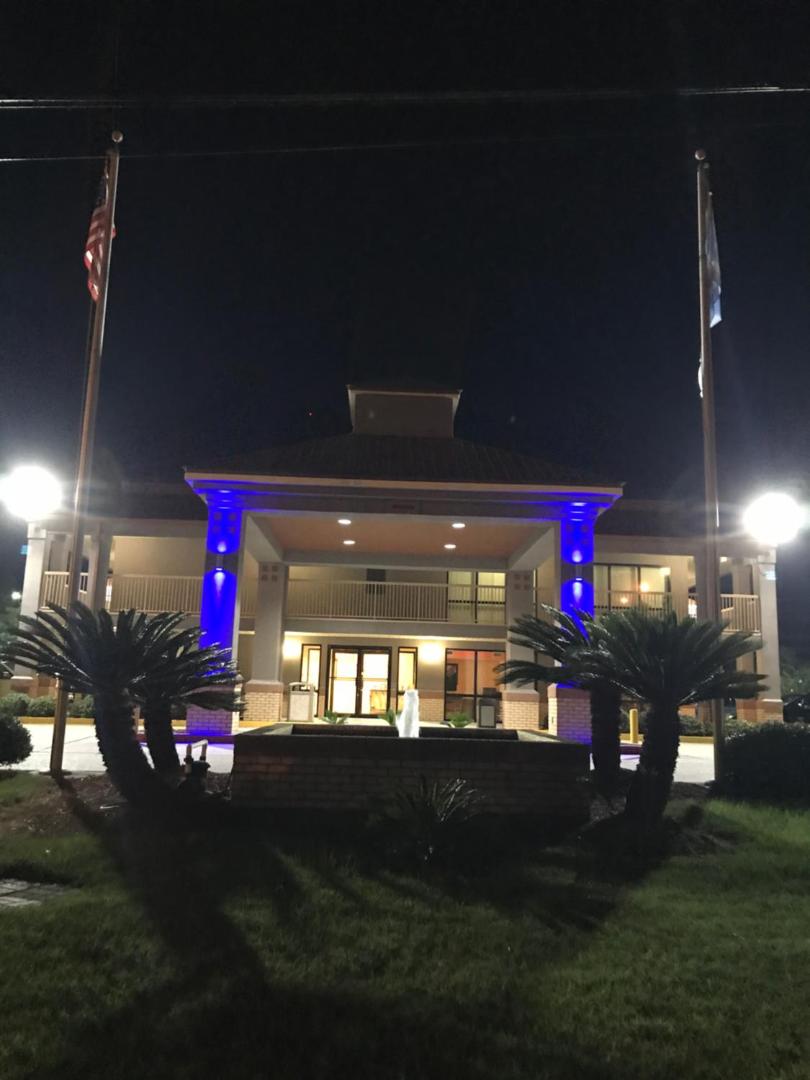Super 8 by Wyndham Slidell