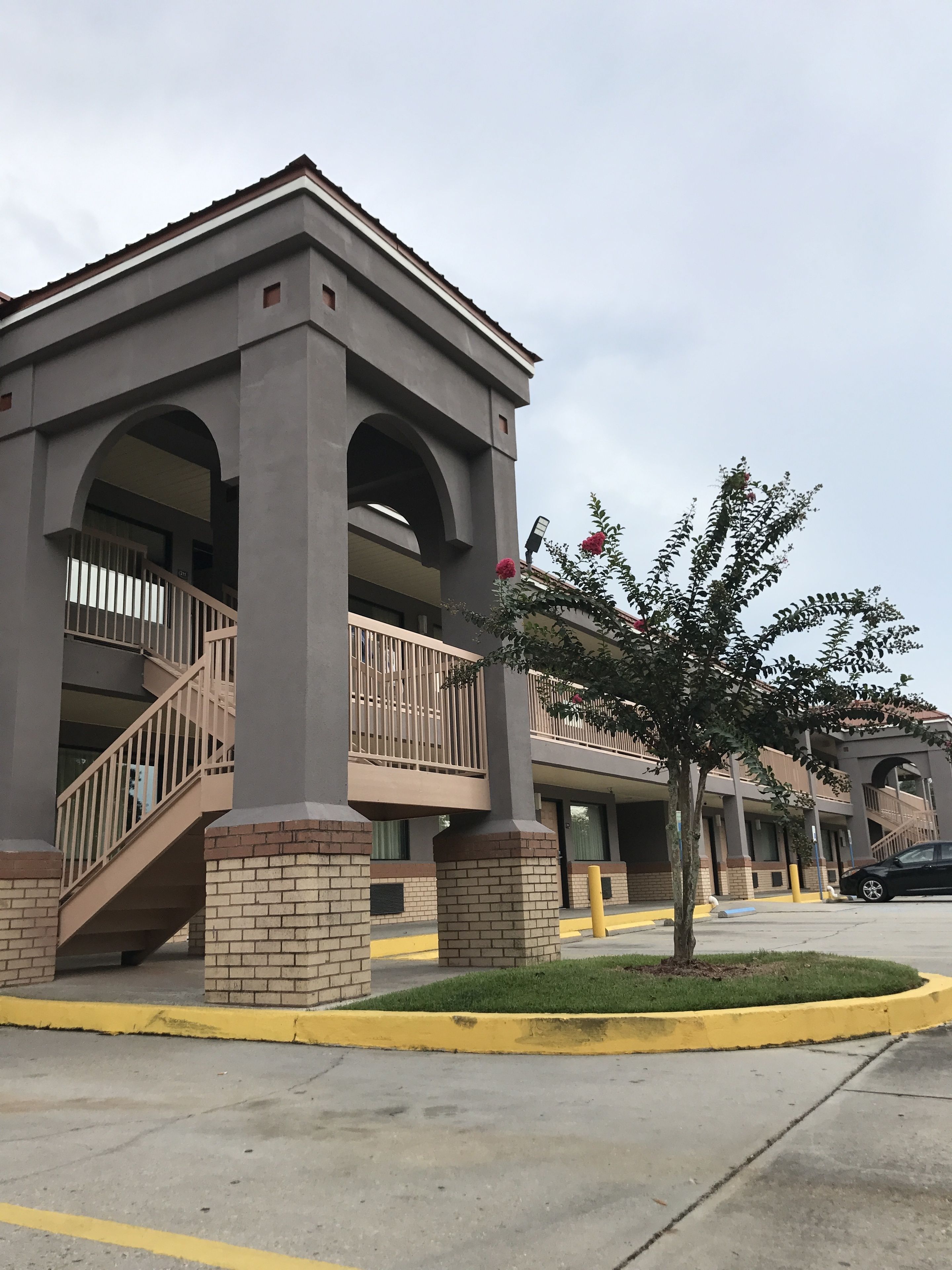 Super 8 by Wyndham Slidell